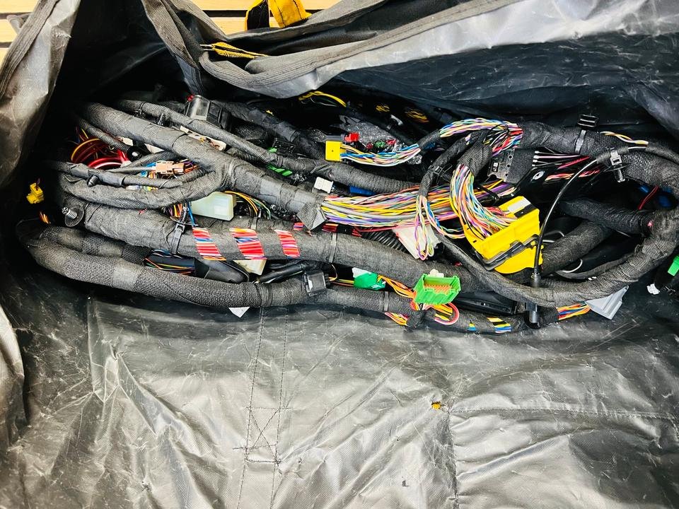 Aston Martin Vantage Wiring Harness - Image 4