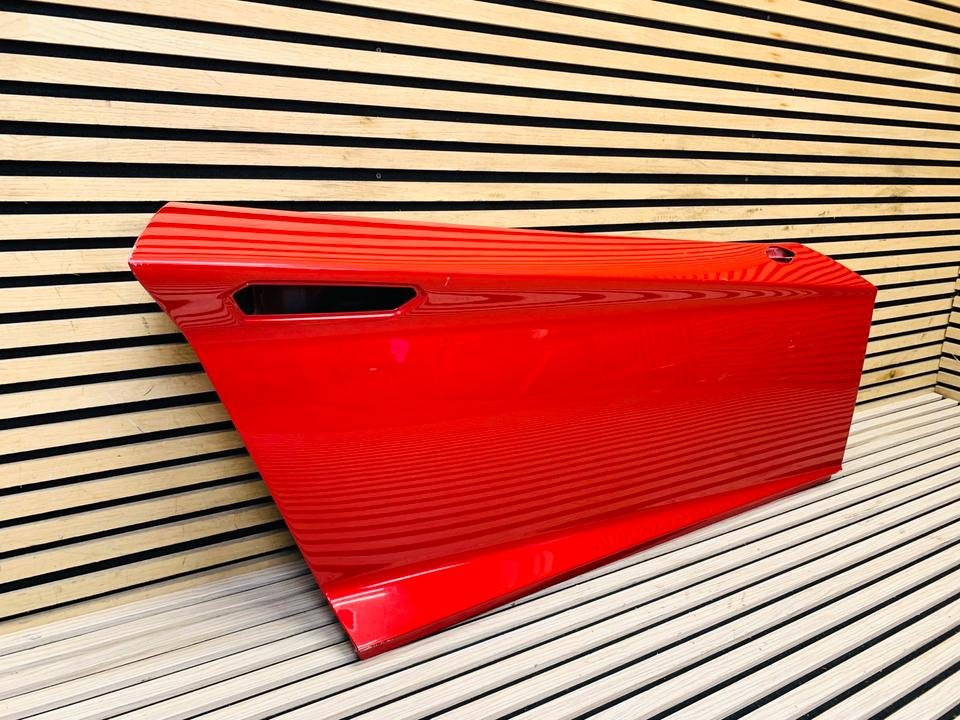 Lamborghini Aventador Spyder Right Door