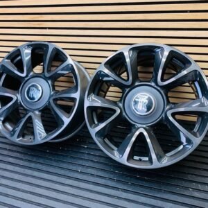 Rolls-Royce Wraith Dawn 21-inch alloy wheels