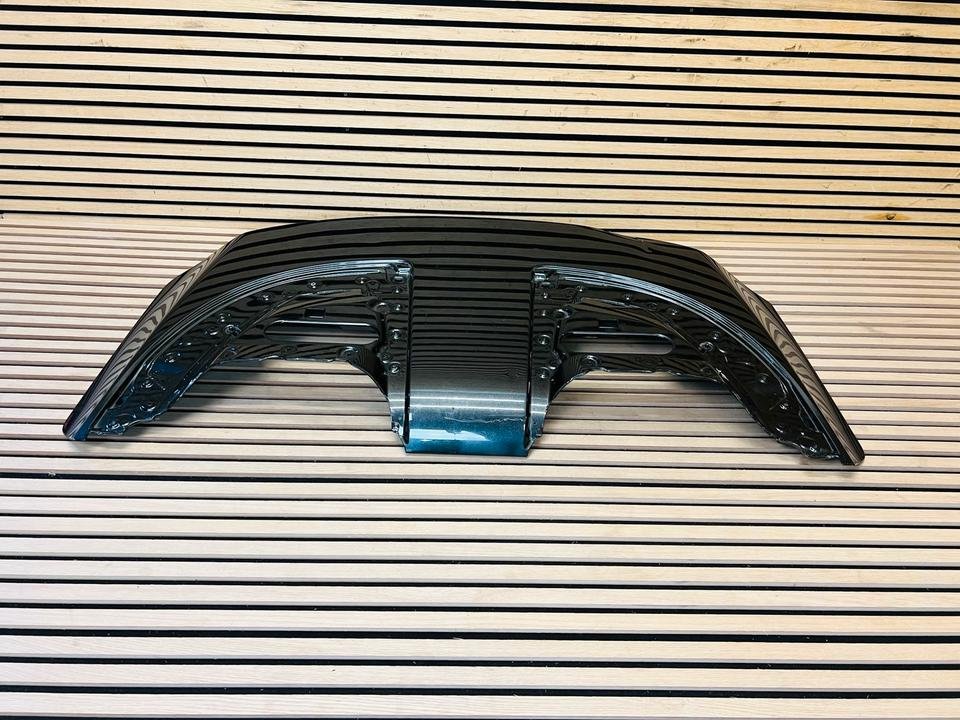 Aston Martin Vantage Convertible Tailgate - Image 7