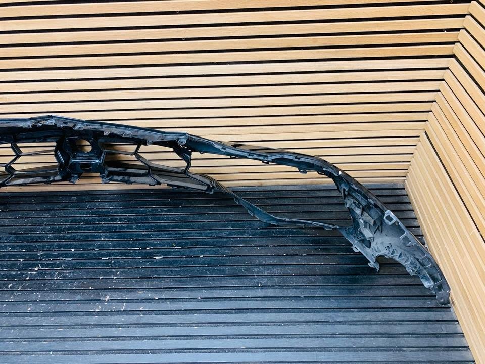 Lamborghini Urus Front Bumper - Image 7