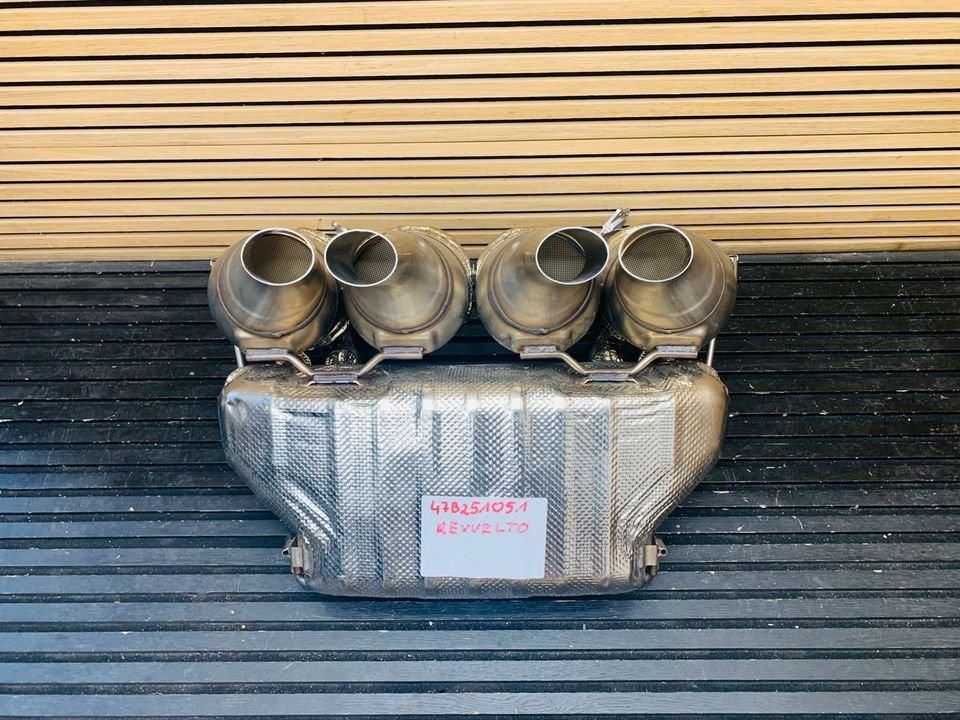 Lamborghini Revuelto exhaust system