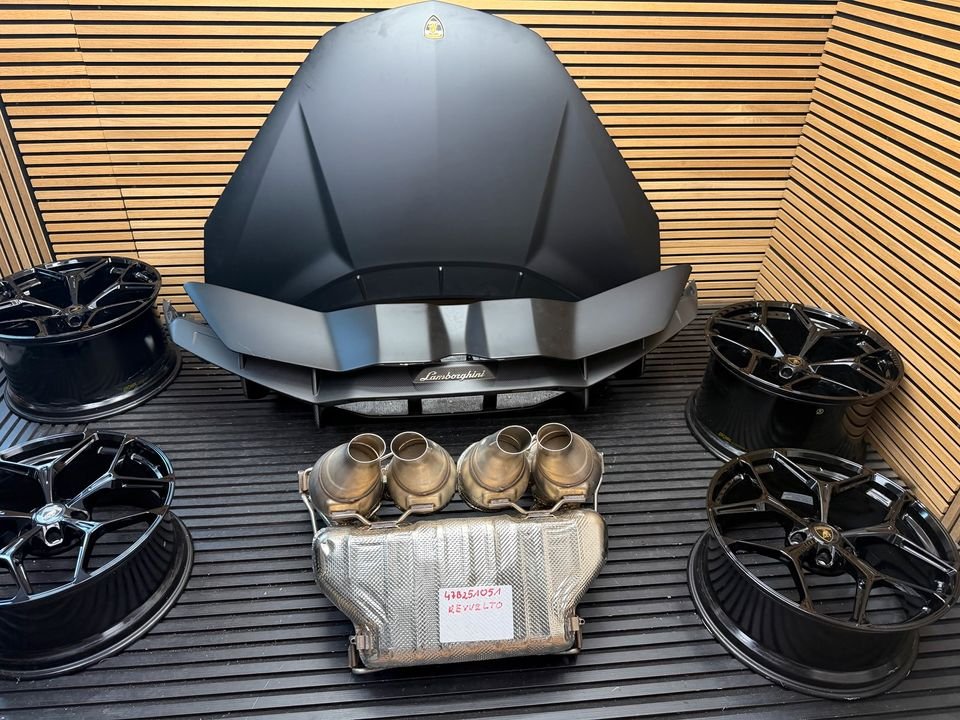 Lamborghini Revuelto carbon rear diffuser - Image 3