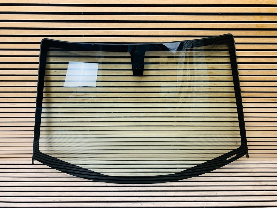 Lamborghini Aventador Roadster Windshield