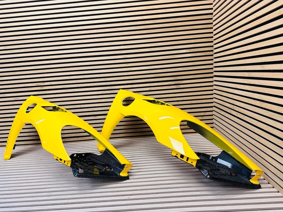 Porsche 718 Cayman GT4 RS carbon front right fender