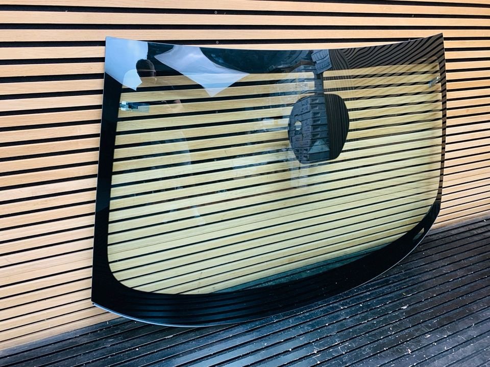 Aston Martin DBX Windshield