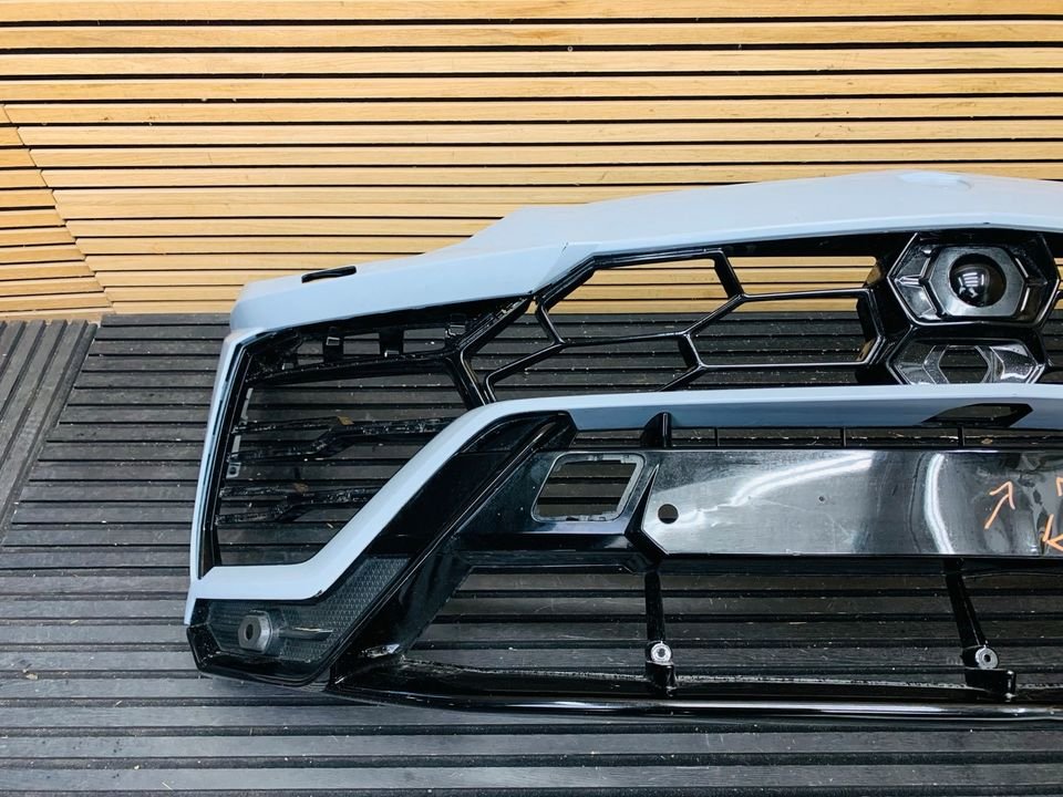 Lamborghini Urus Front Bumper - Image 4