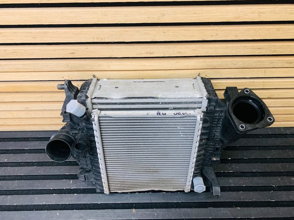 Lamborghini Urus Right Radiator