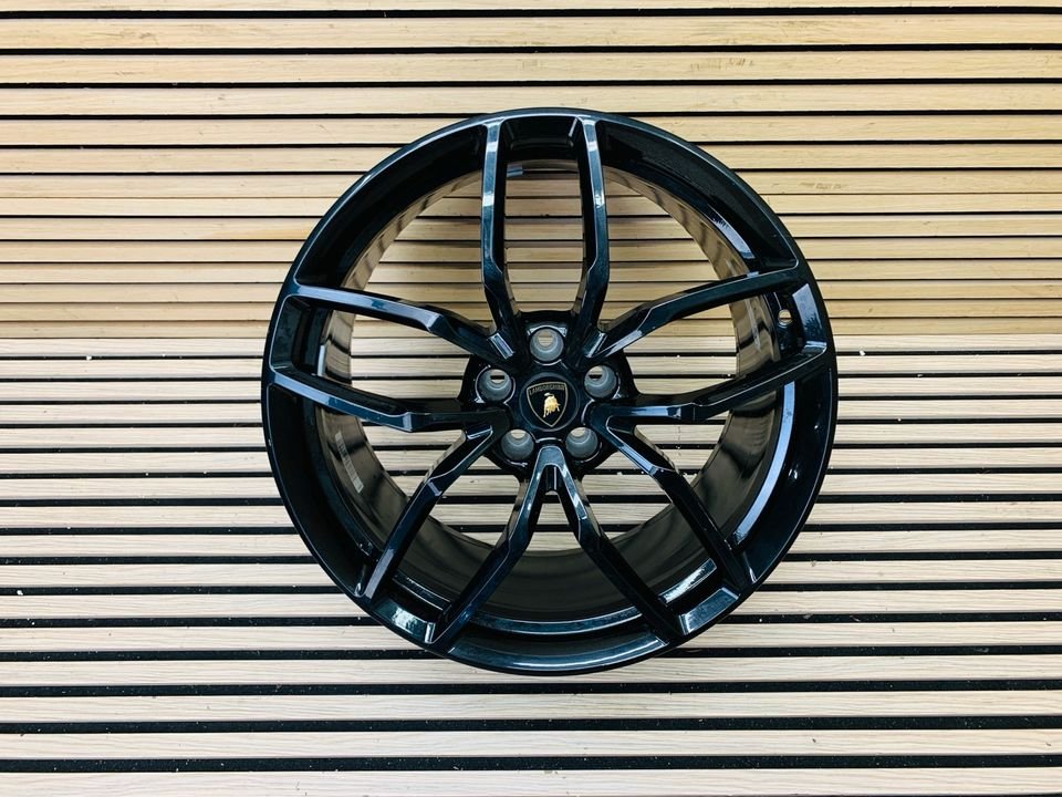 Lamborghini Huracan Rear Alloy Wheel - Image 5