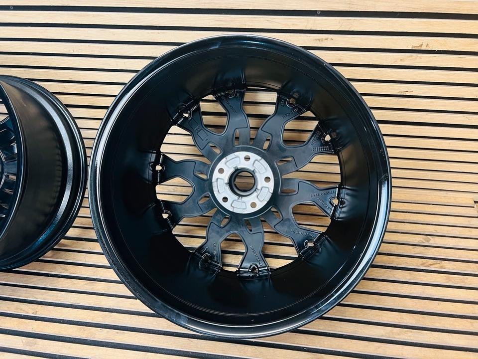 Aston Martin DBX 22-Inch Alloy Wheels - Image 8