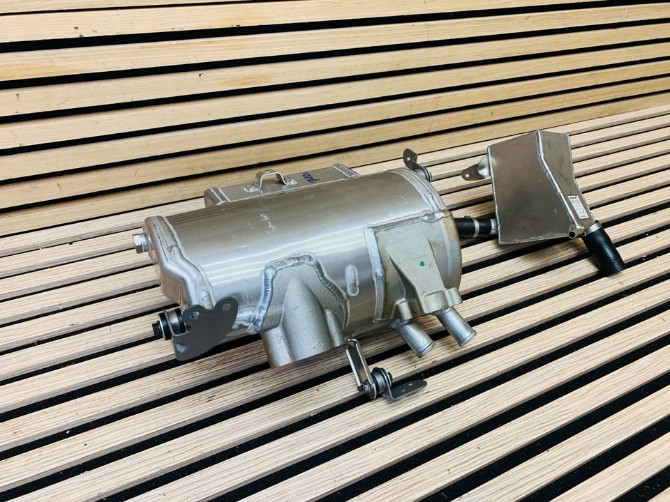 McLaren 720S Oil Tank