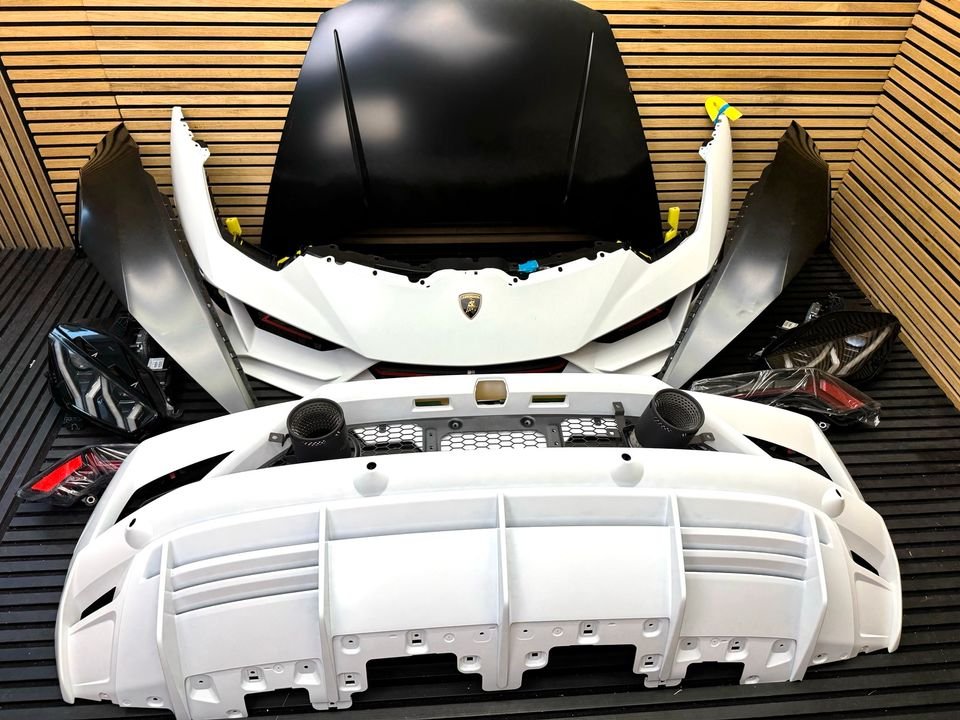 Lamborghini Huracán EVO Rear Bumper - Image 6