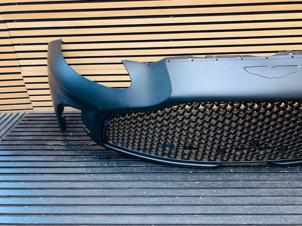 Aston Martin Vanquish Carbon Front Bumper - Image 4