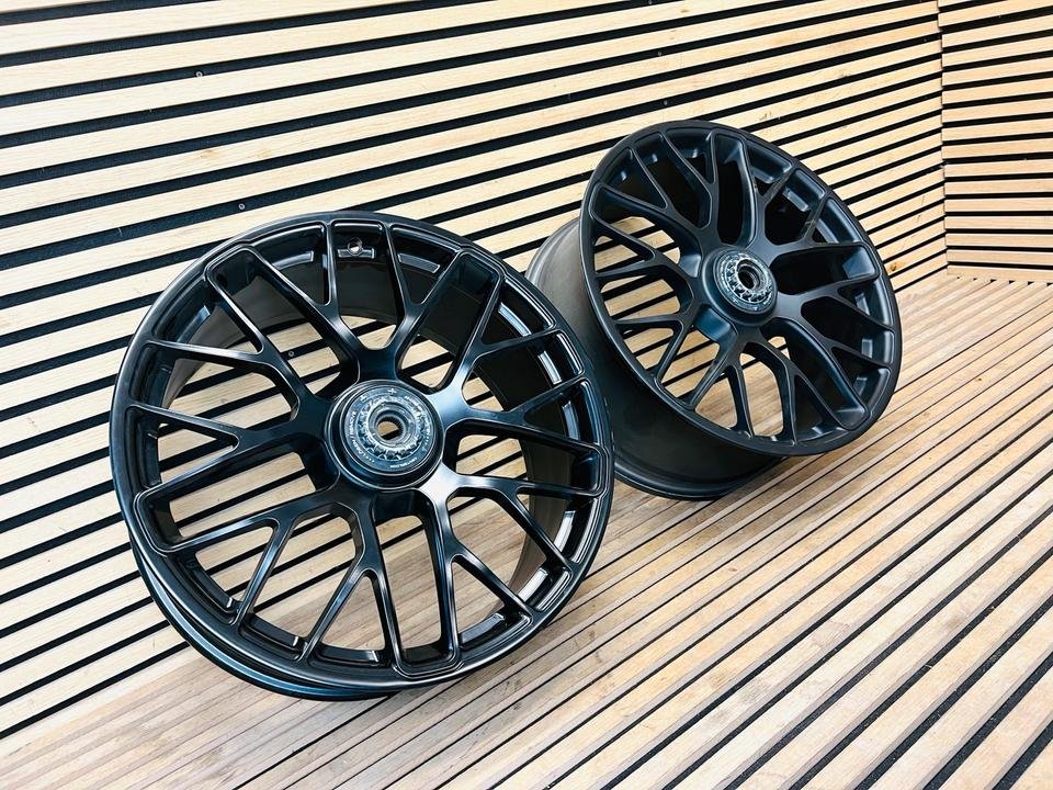 Porsche 911 991 GTS center-lock front alloy wheel