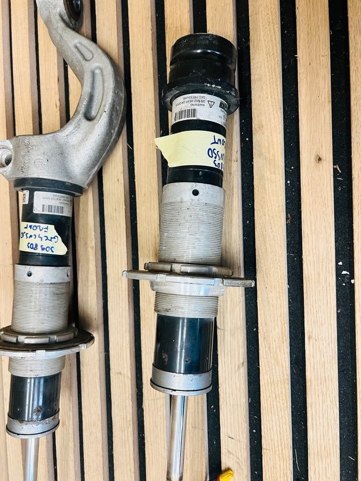 Ferrari GTC4Lusso Front Shock Absorber - Image 3
