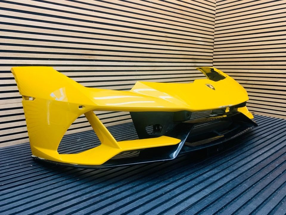 Lamborghini Huracán EVO Front Bumper - Image 2